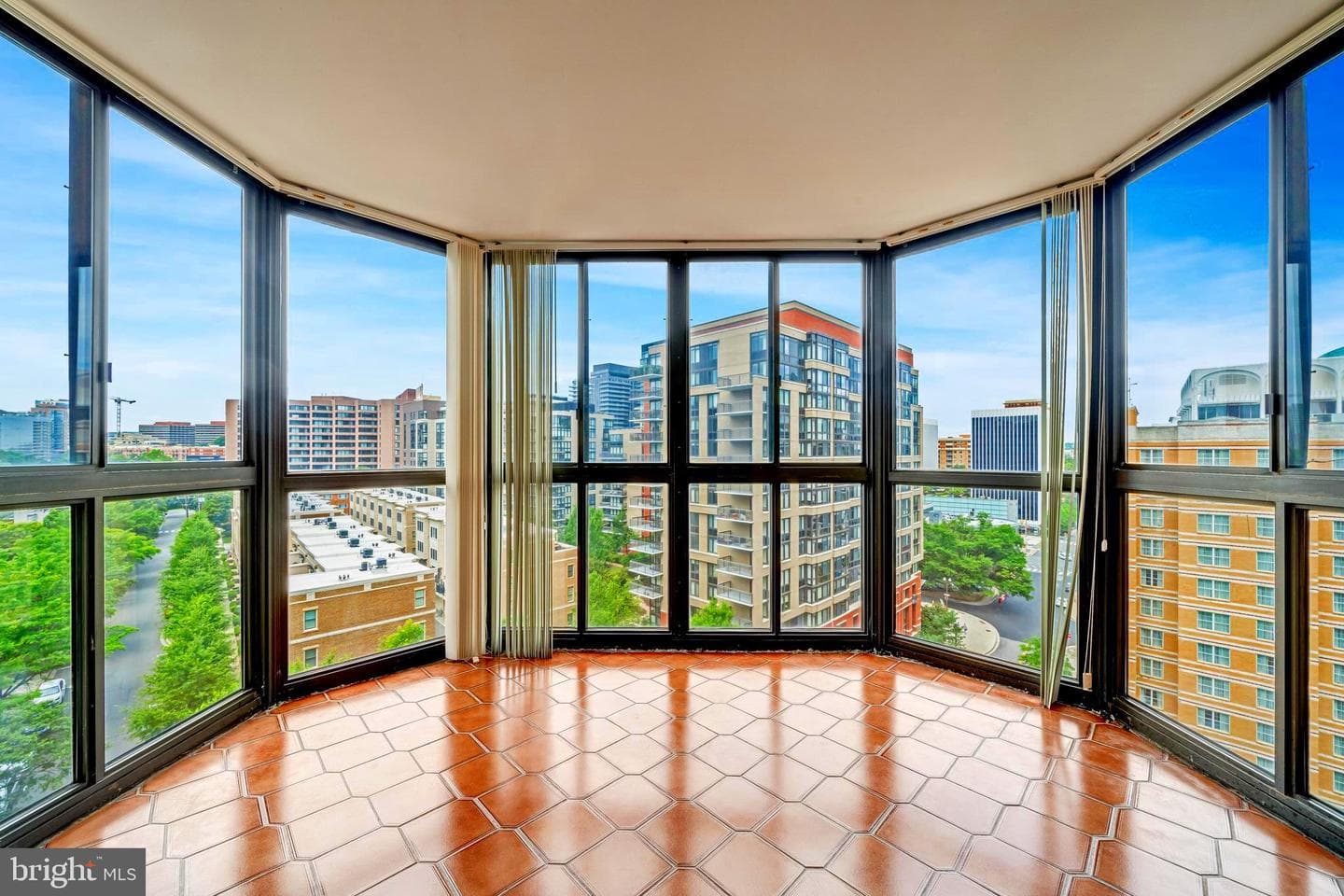 1600 N Oak Street #1204 photo 18