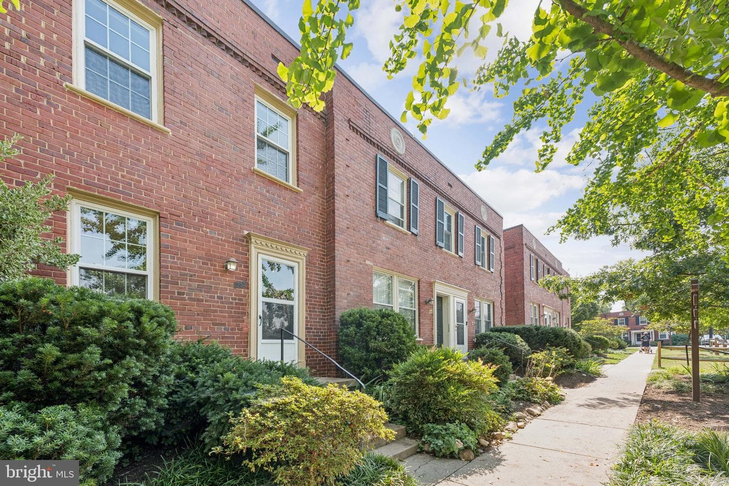 1501 S Edgewood Street S #565 photo 2