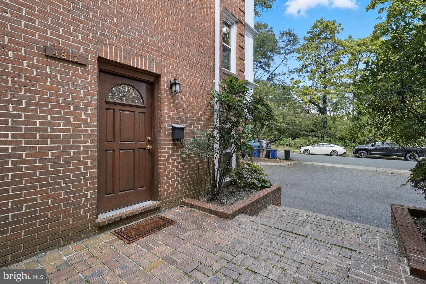 4812 Fairfax Drive photo 2