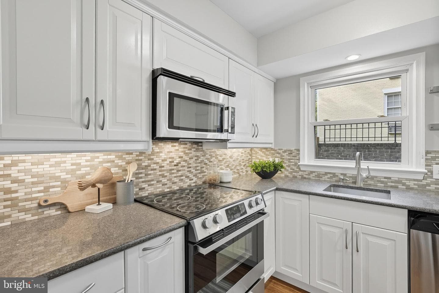 4812 Fairfax Drive photo 8