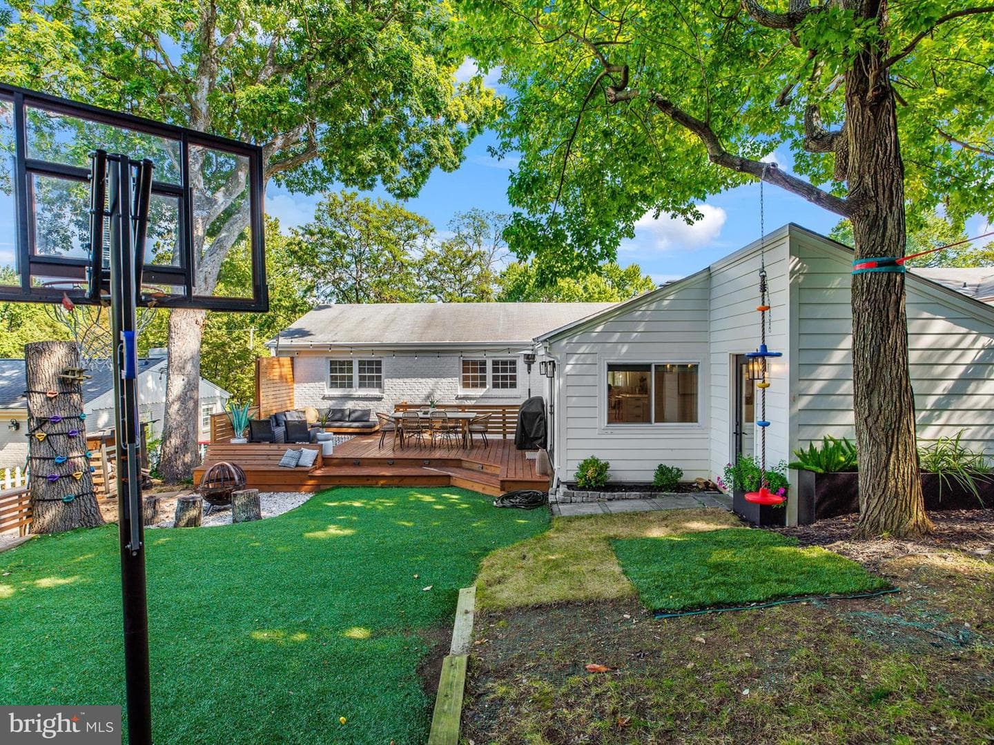 2040 N Woodstock Street photo 55
