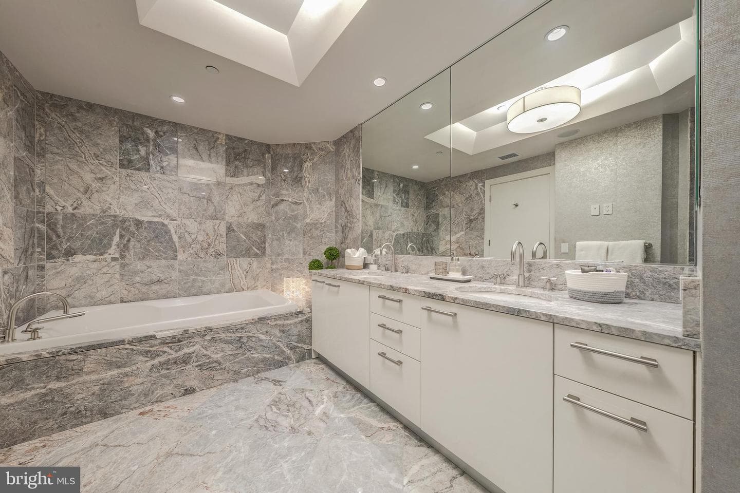 1881 N Nash Street #1011 photo 28