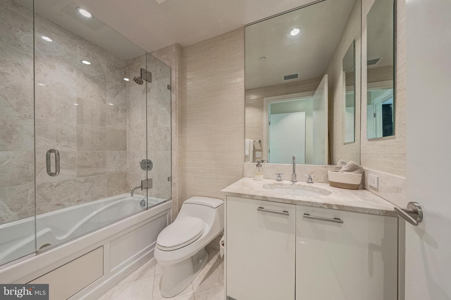 1881 N Nash Street #1011 photo 34
