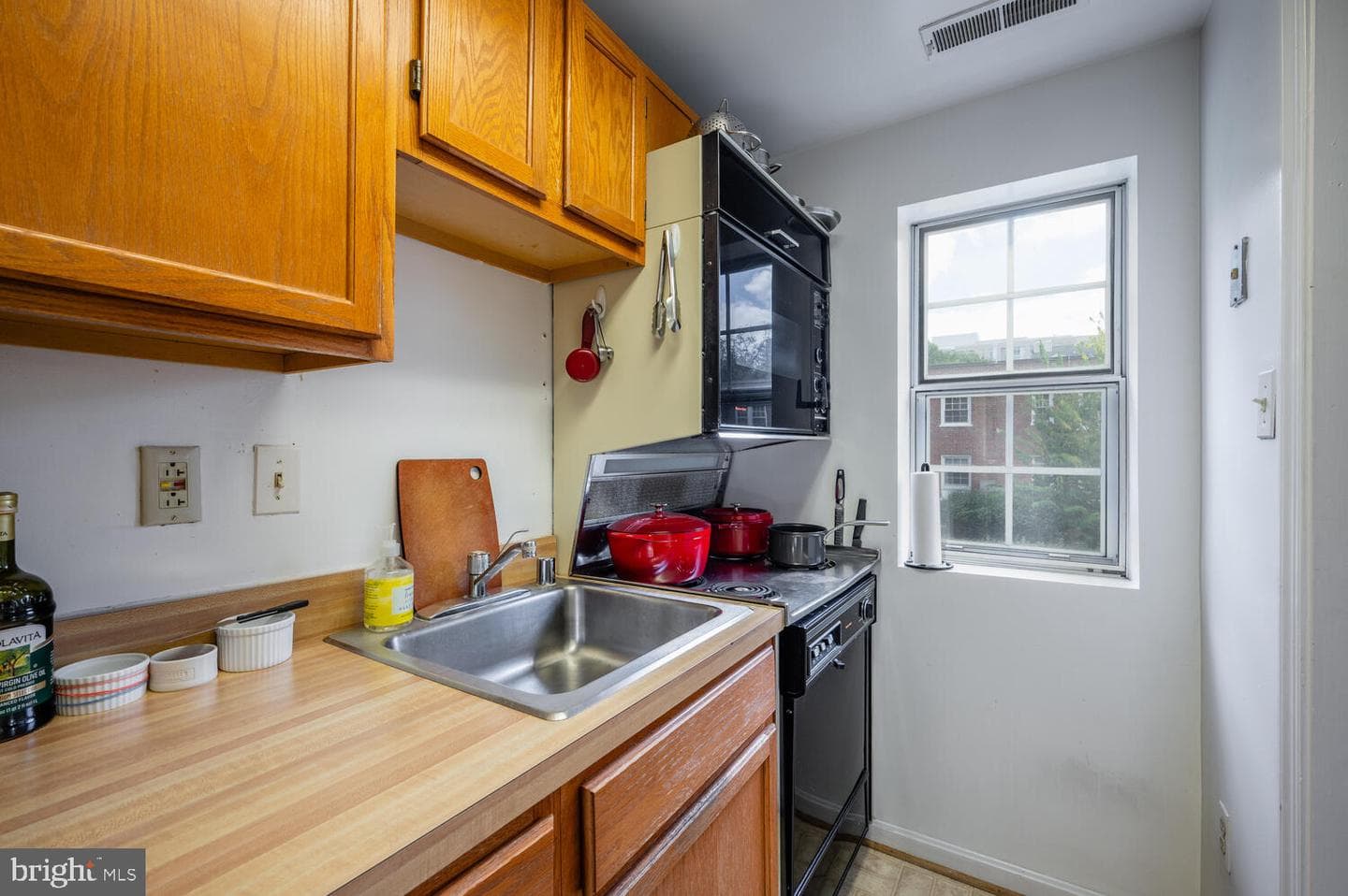 1817 N Rhodes Street N #4-260 photo 6