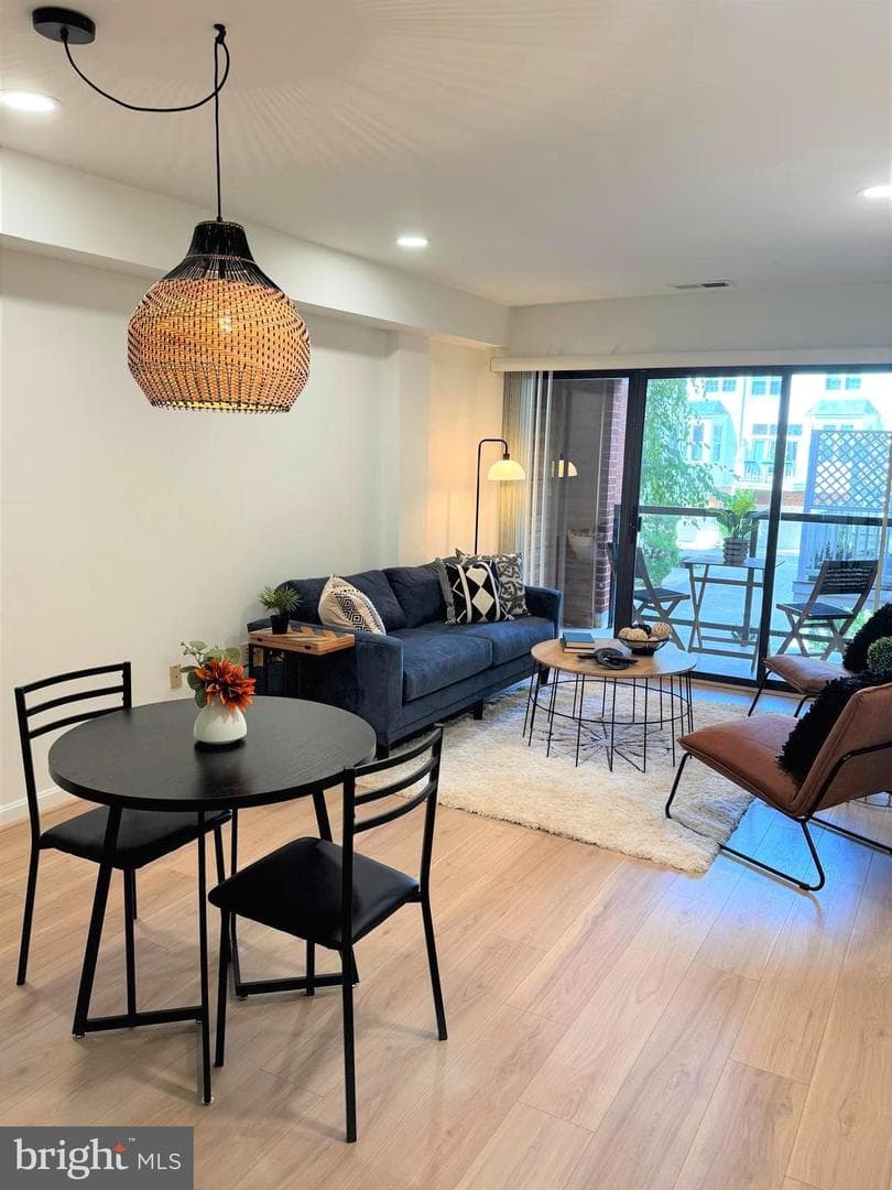 1029 N Stuart Street #204 photo 2