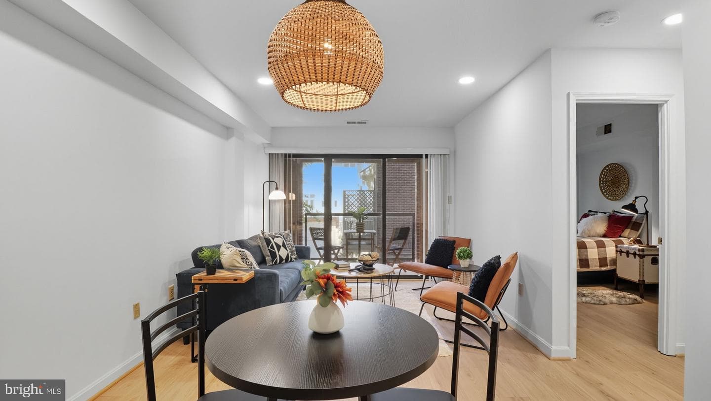 1029 N Stuart Street #204 photo 7