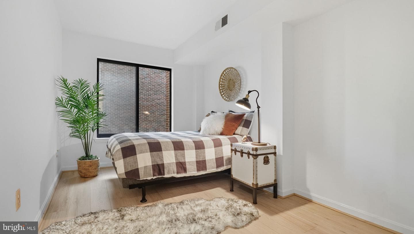 1029 N Stuart Street #204 photo 8