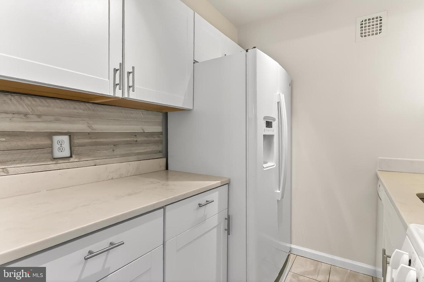 1931 N Cleveland Street #409 photo 13