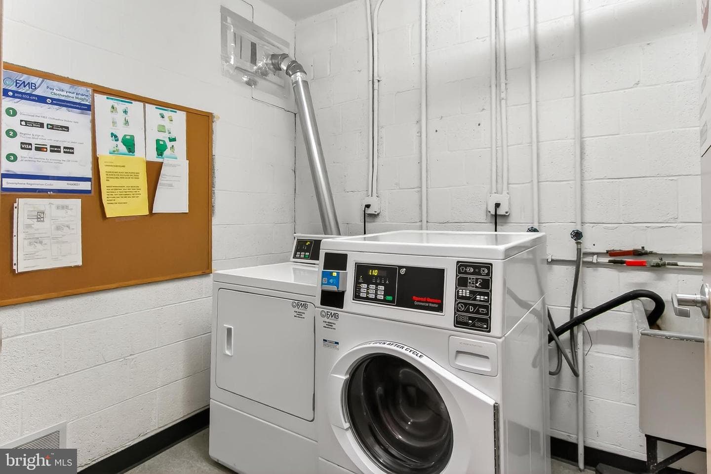 1931 N Cleveland Street #409 photo 26