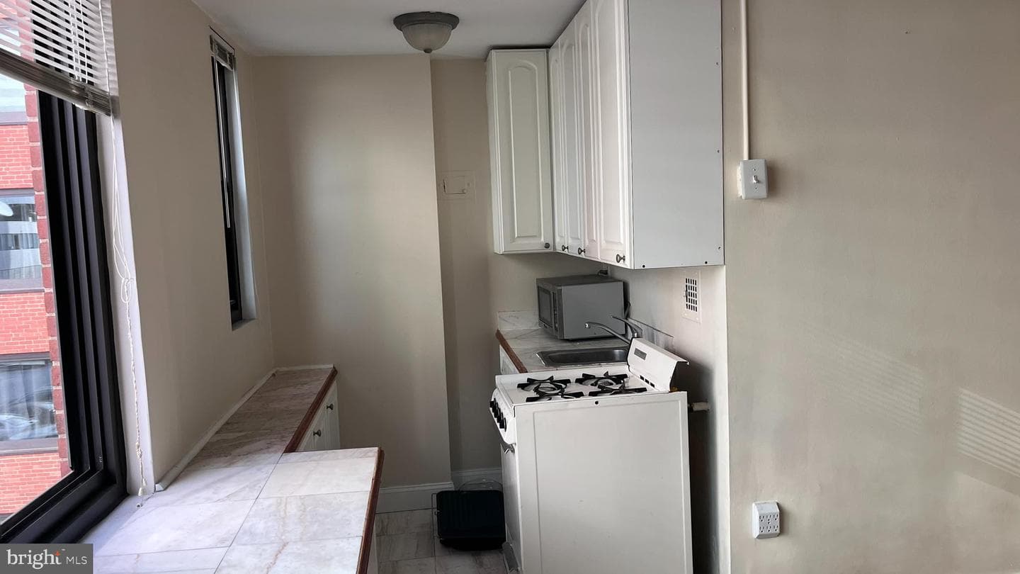 1021 Arlington Boulevard #610 photo 8