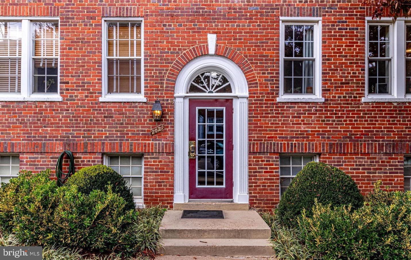 2021 Key Boulevard #12618, Arlington