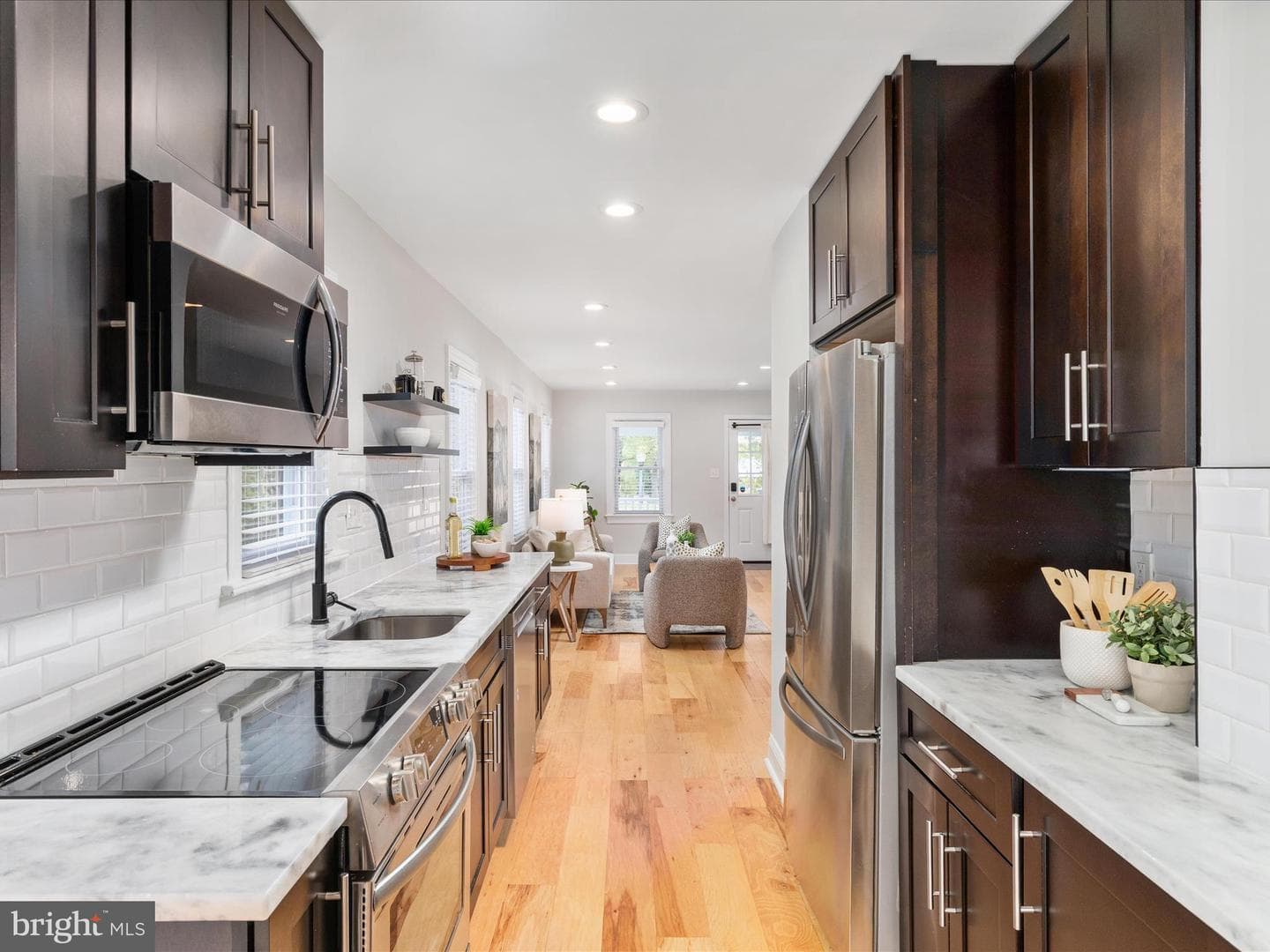 112 S Barton Street photo 11