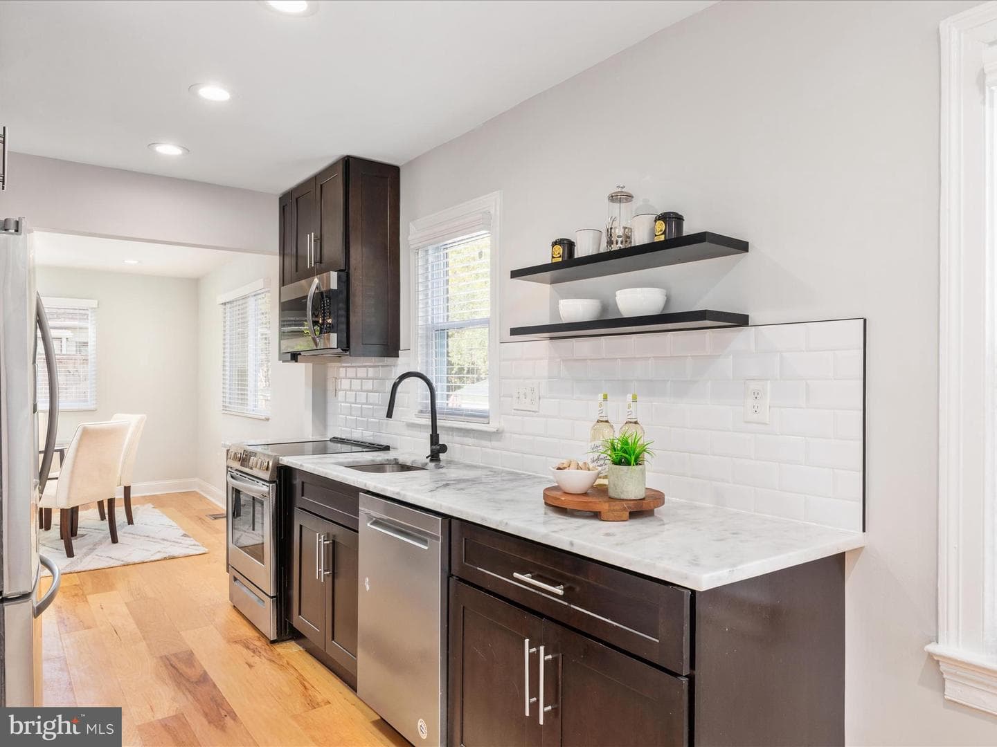 112 S Barton Street photo 12
