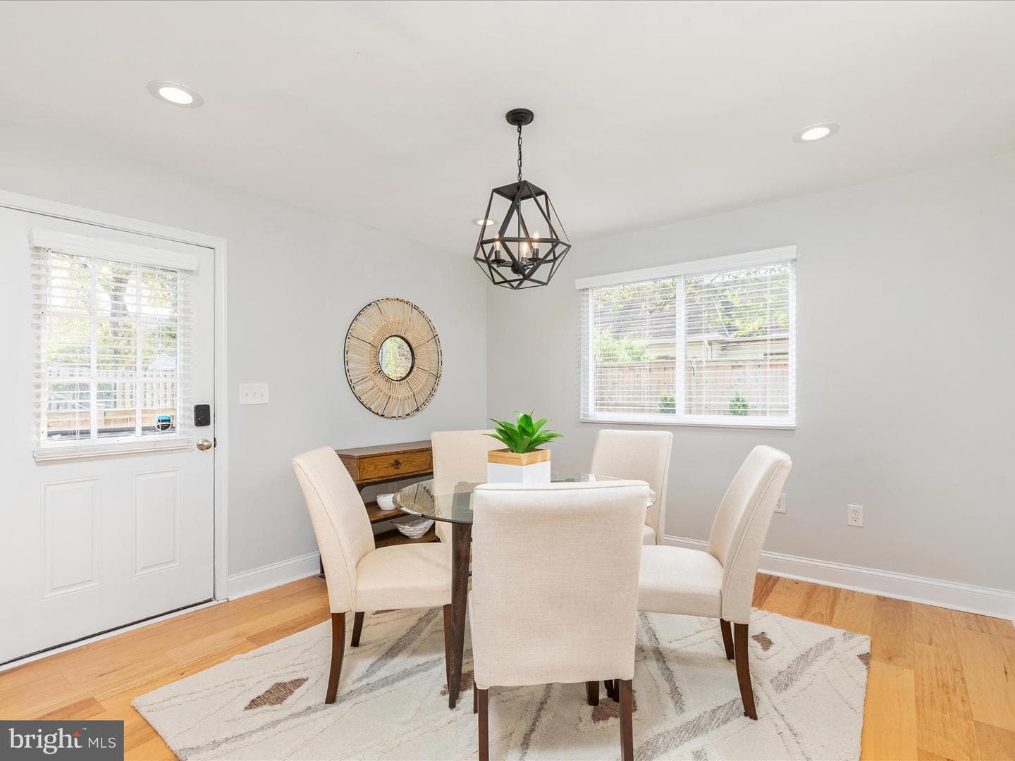112 S Barton Street photo 14