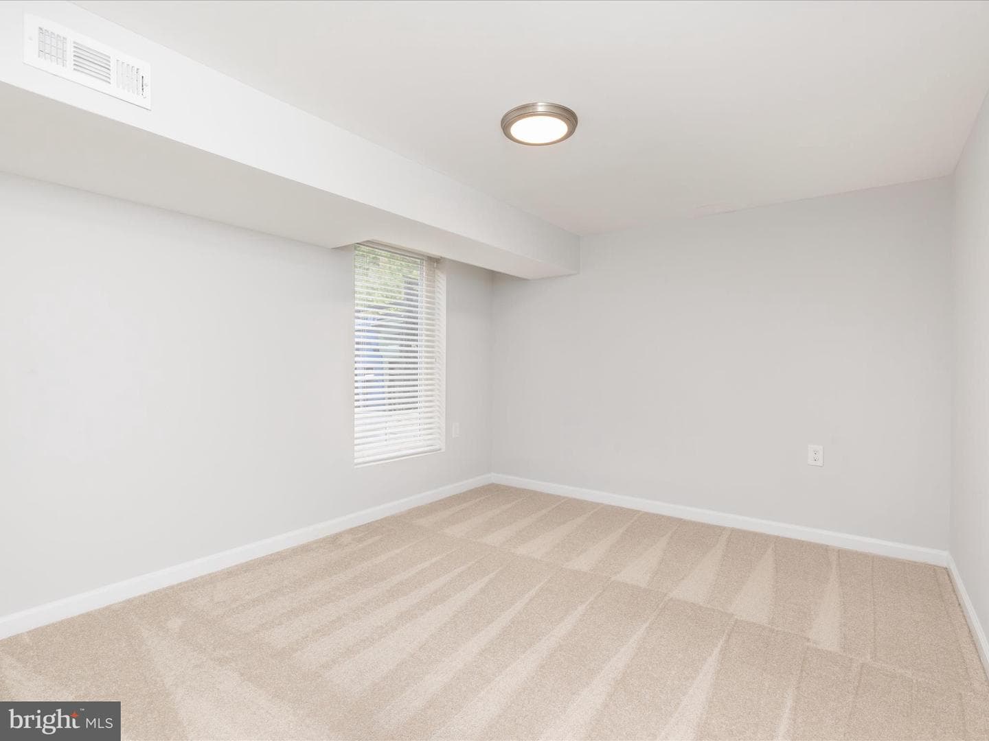112 S Barton Street photo 32