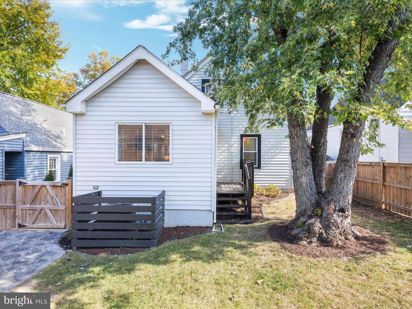 112 S Barton Street photo 35