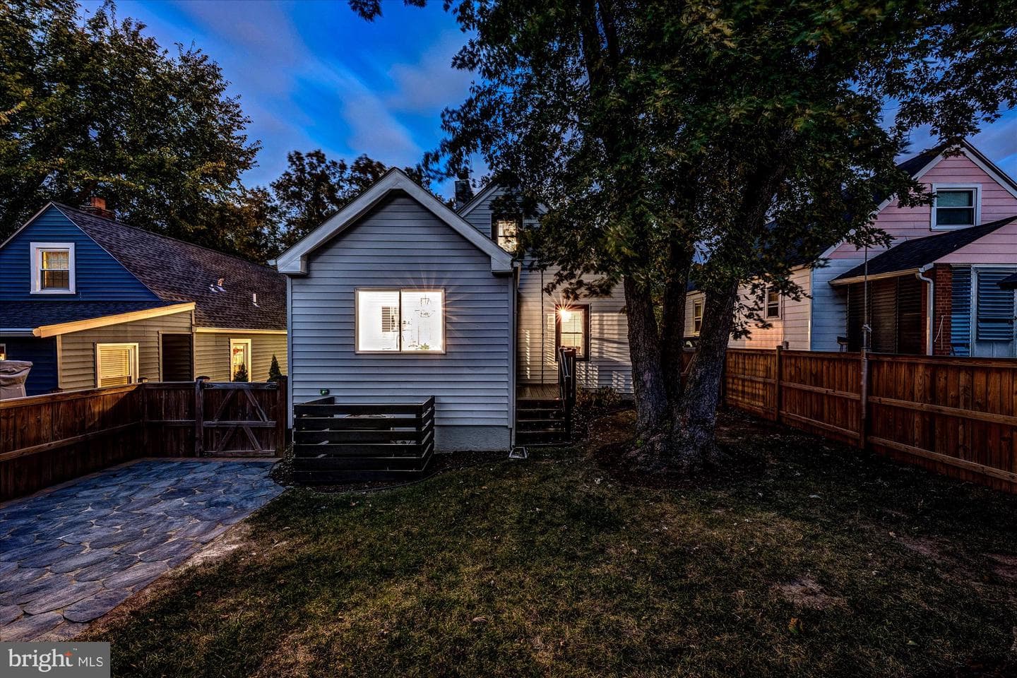 112 S Barton Street photo 44