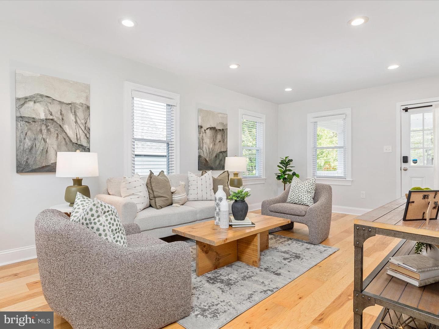 112 S Barton Street photo 6