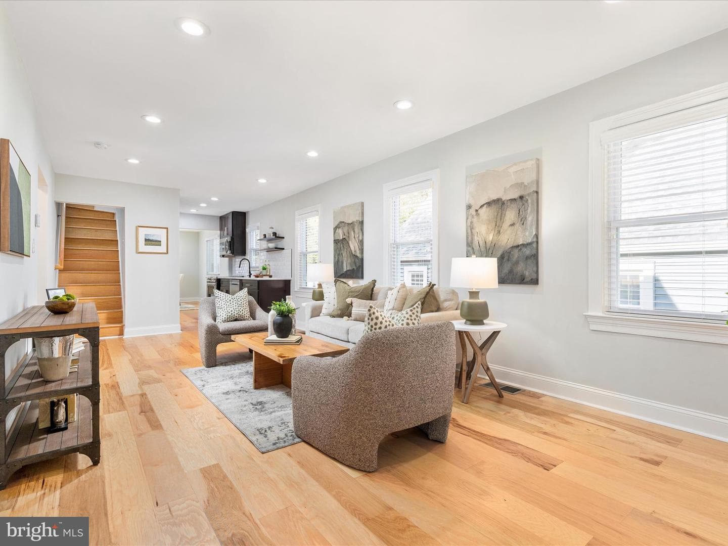 112 S Barton Street photo 8