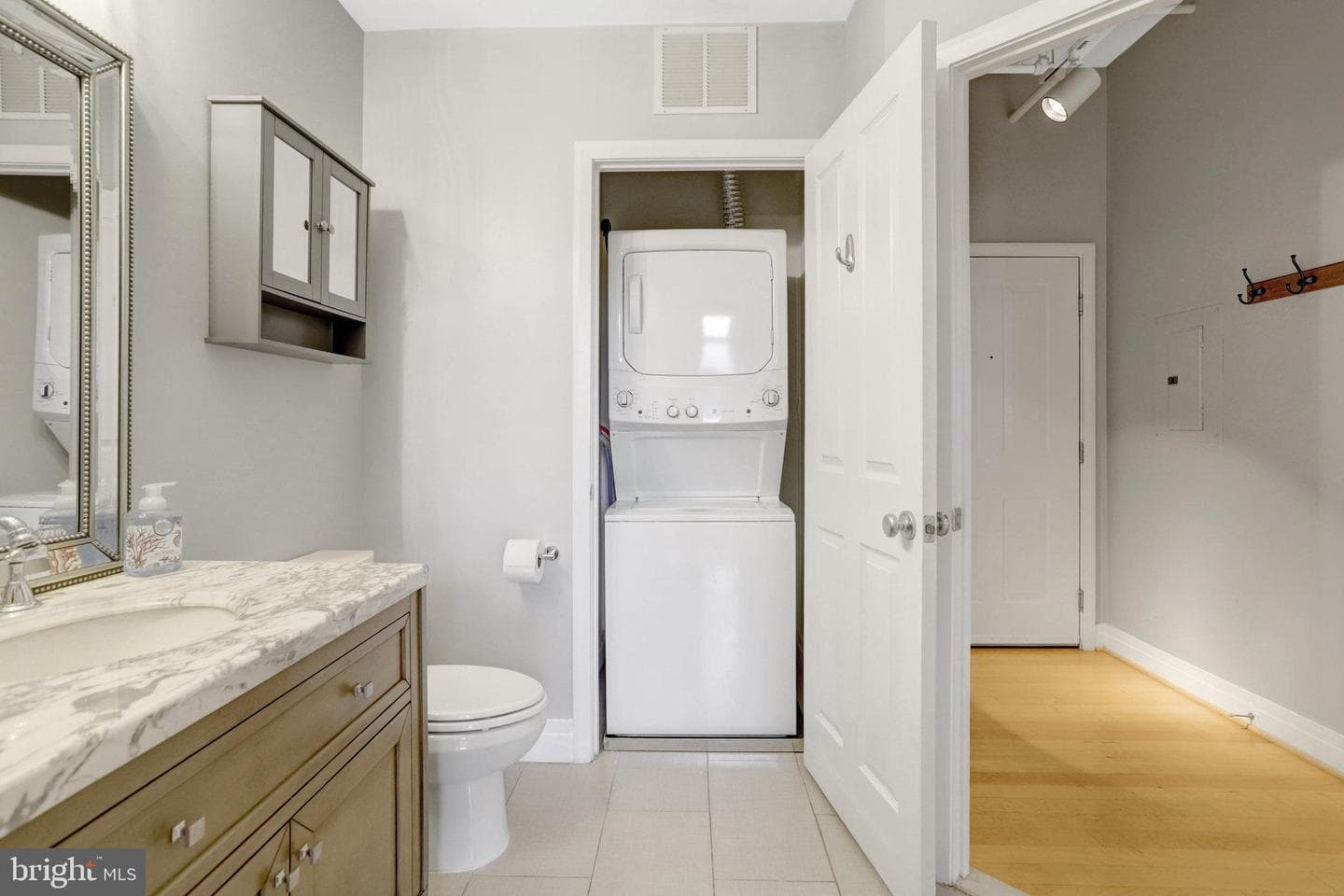 1205 N Garfield Street #308 photo 18