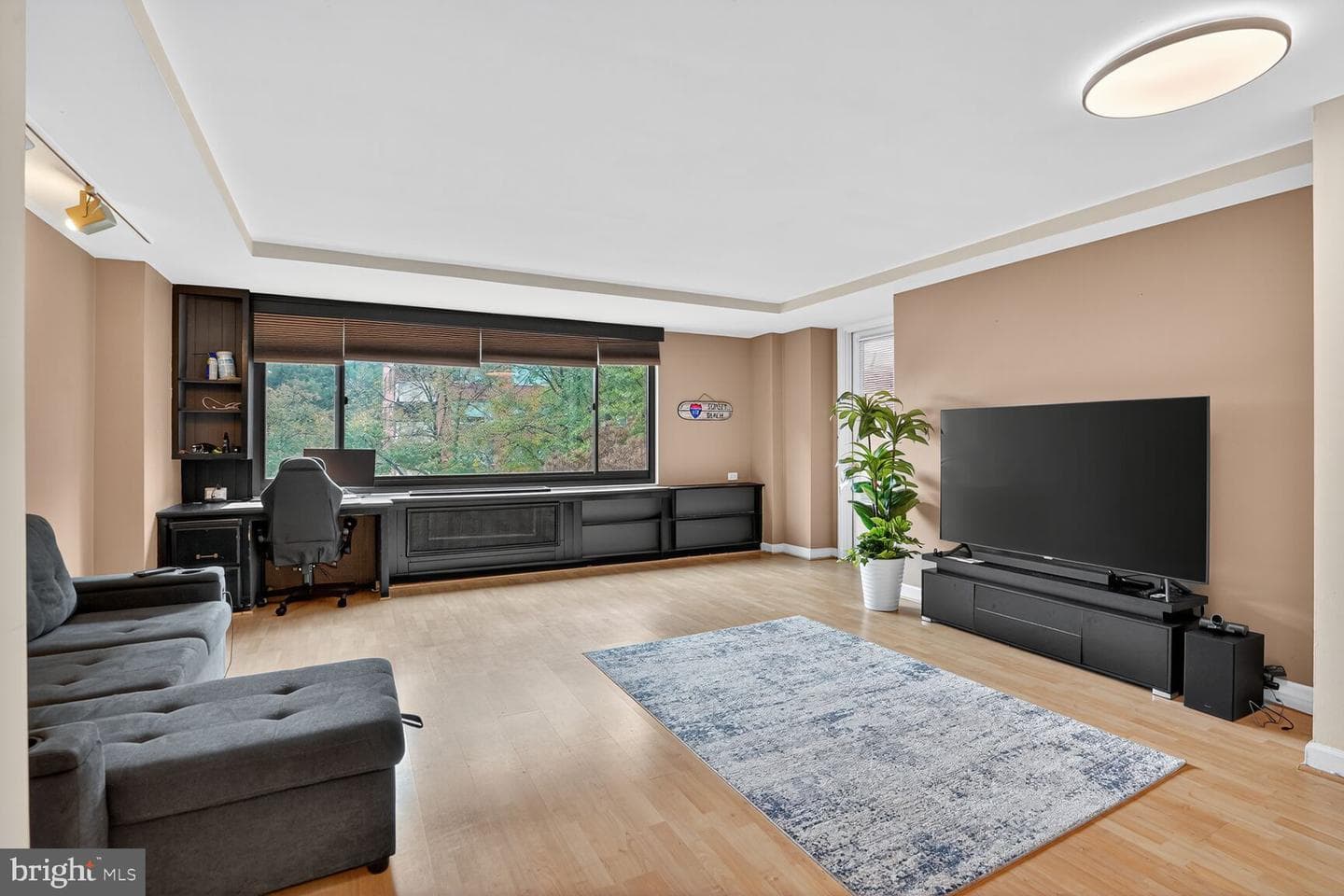 1021 Arlington Boulevard #643 photo 3