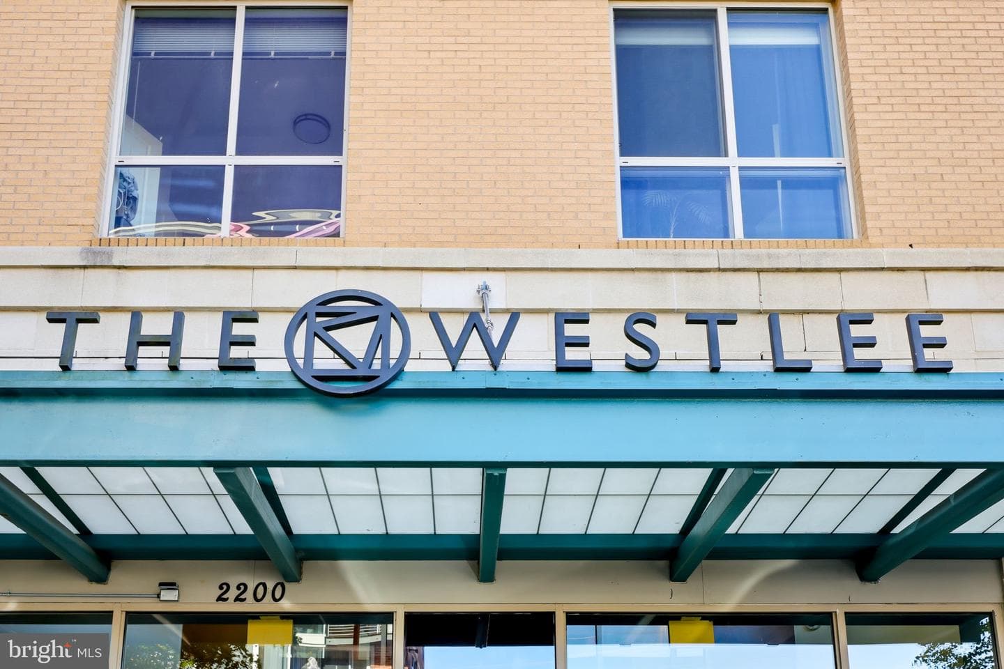 2200 N Westmoreland Street #202