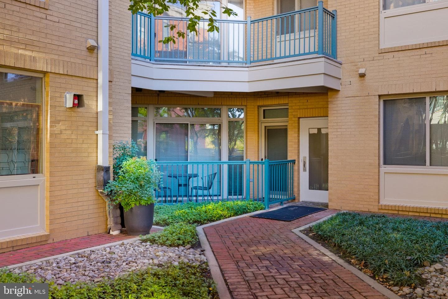 2200 N Westmoreland Street #202 photo 65