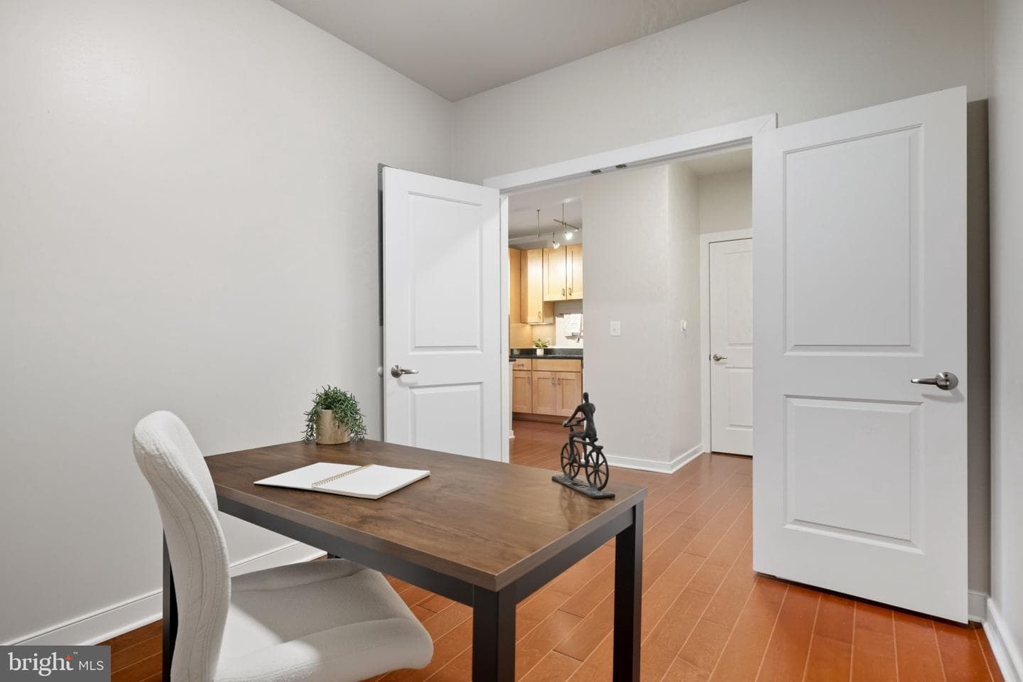 2200 N Westmoreland Street #202 photo 8