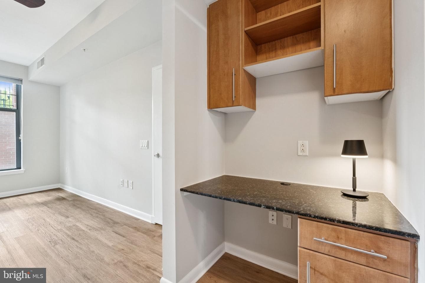 1021 N Garfield Street #b39 photo 14