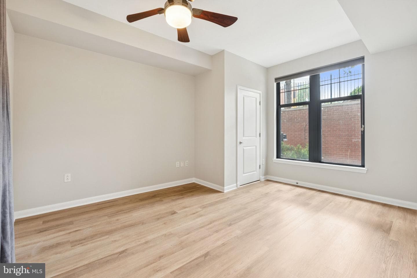 1021 N Garfield Street #b39 photo 28