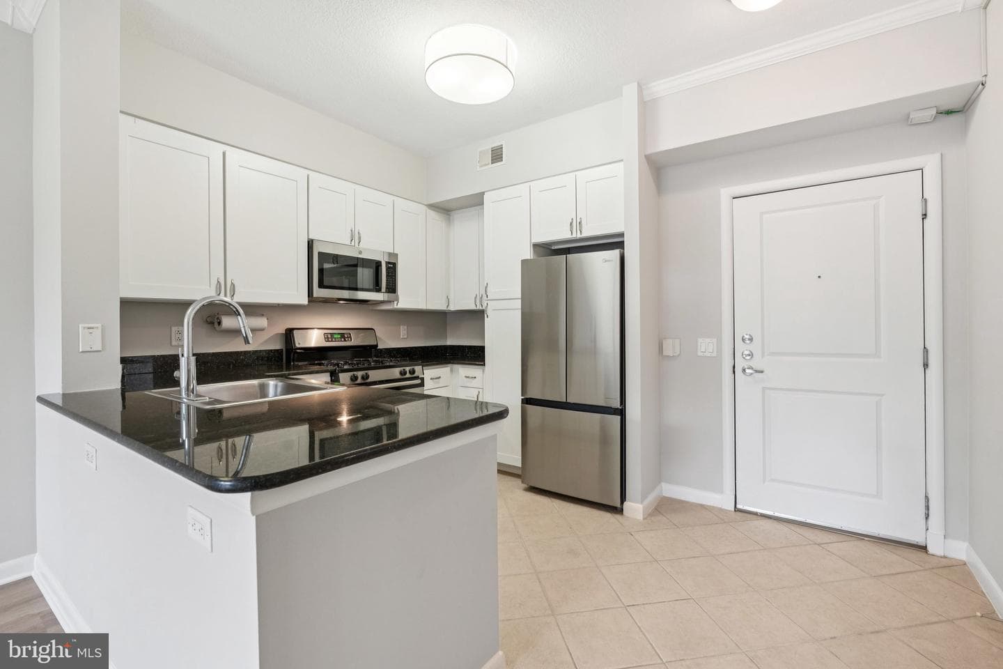1021 N Garfield Street #b39 photo 5