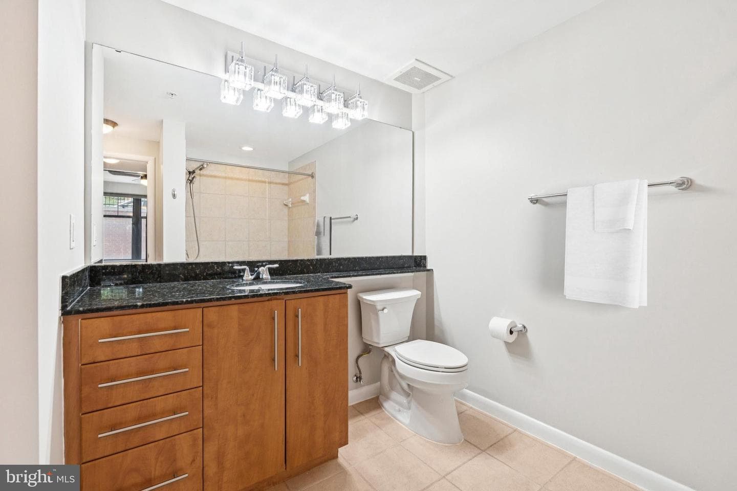 1021 N Garfield Street #b39 photo 9