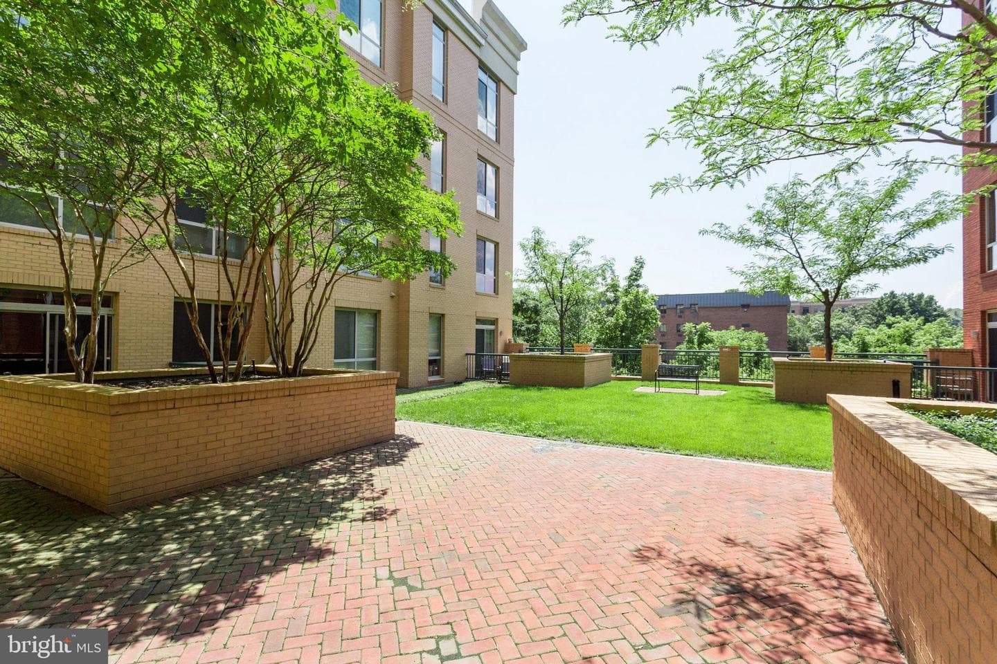 2200 N Westmoreland Street #415 photo 23