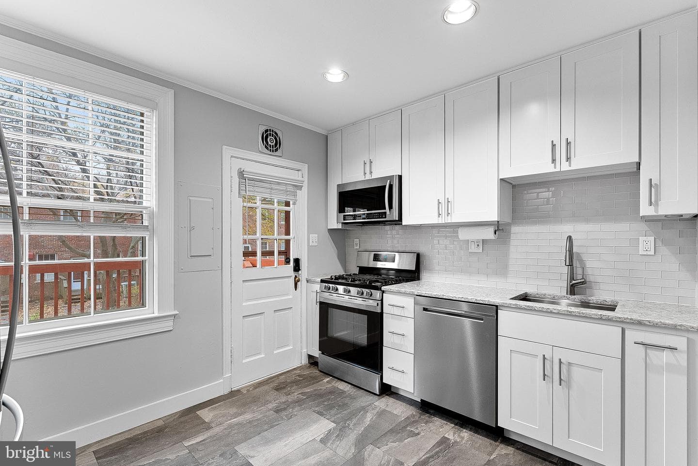 1400 S Barton Street #425 photo 11