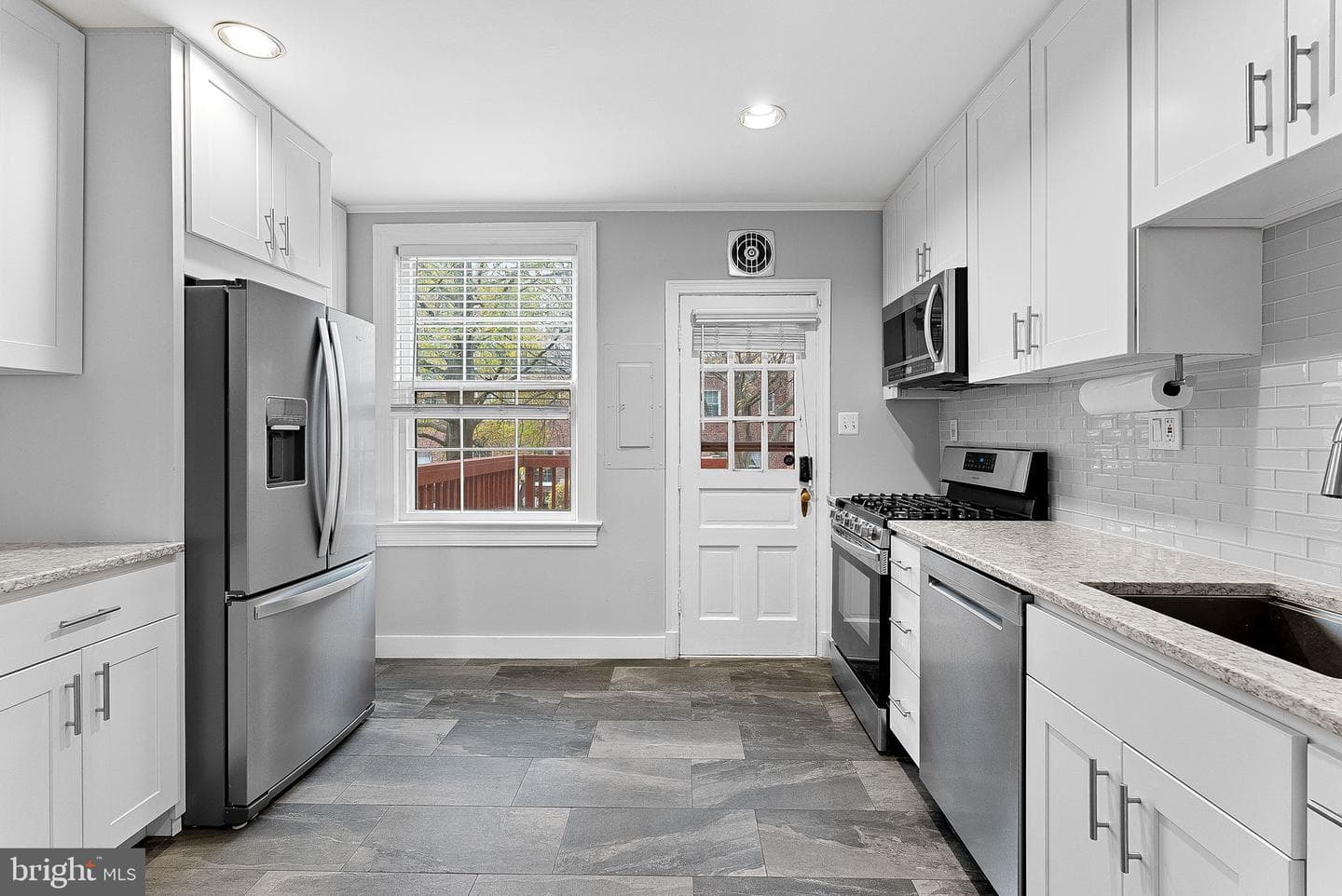 1400 S Barton Street #425 photo 13