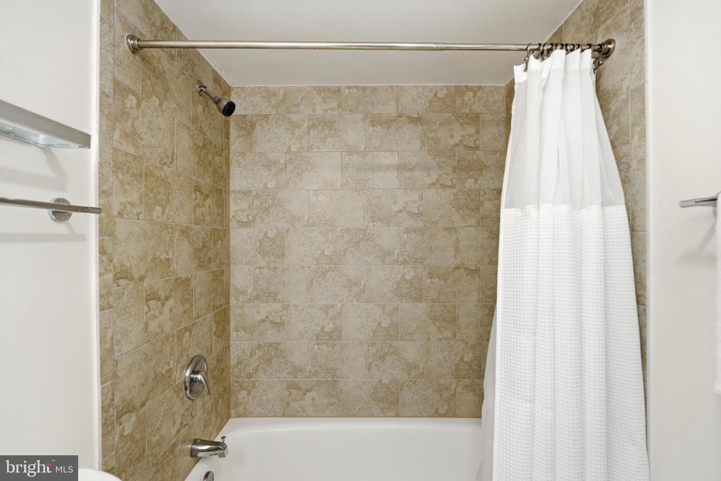 1301 S Arlington Ridge Road #610 photo 40