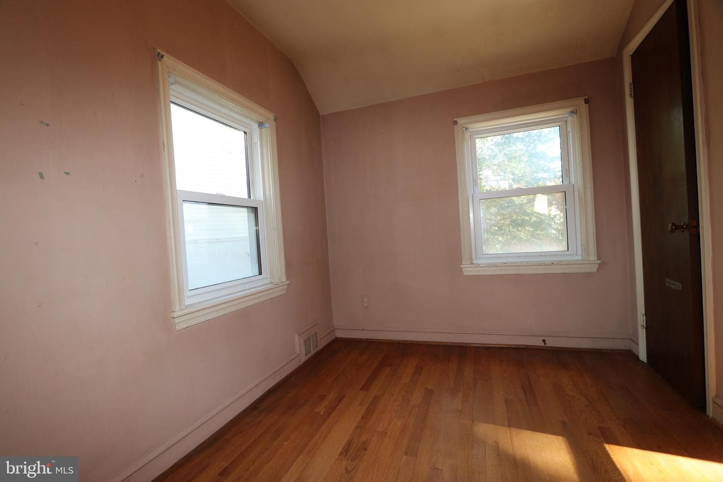 3200 N Columbus Street photo 13