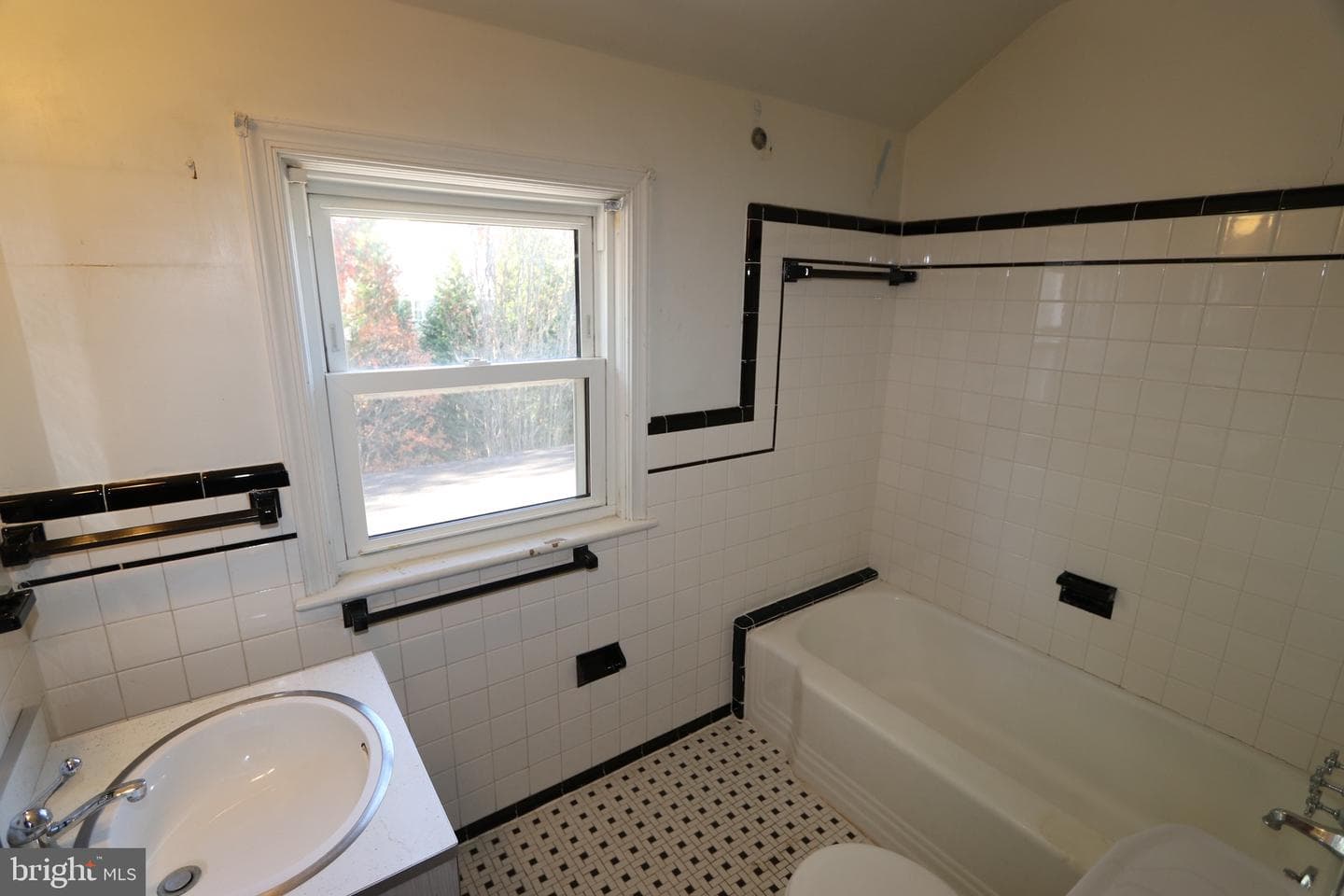 3200 N Columbus Street photo 14