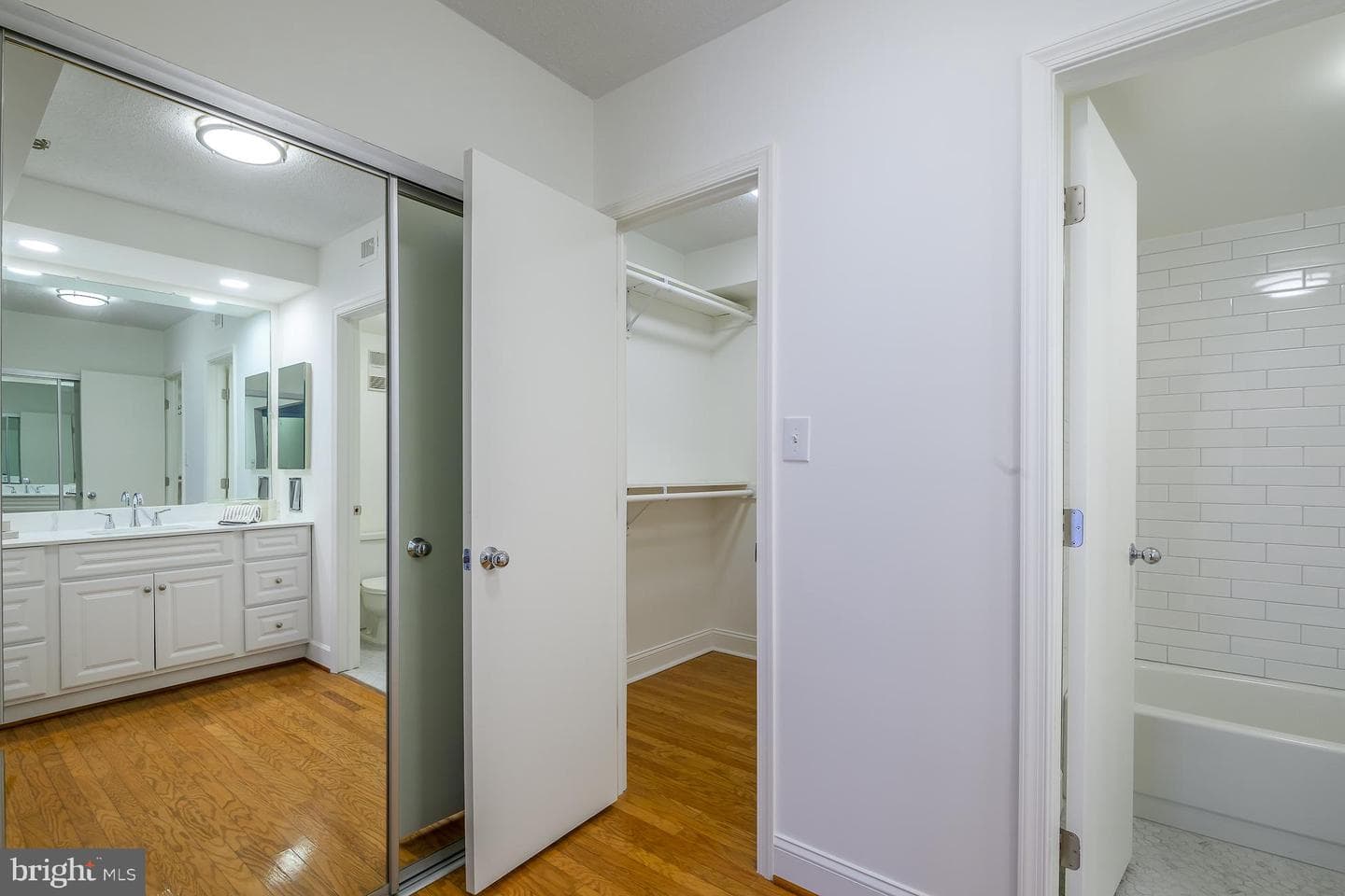 1016 S Wayne Street S #604 photo 34