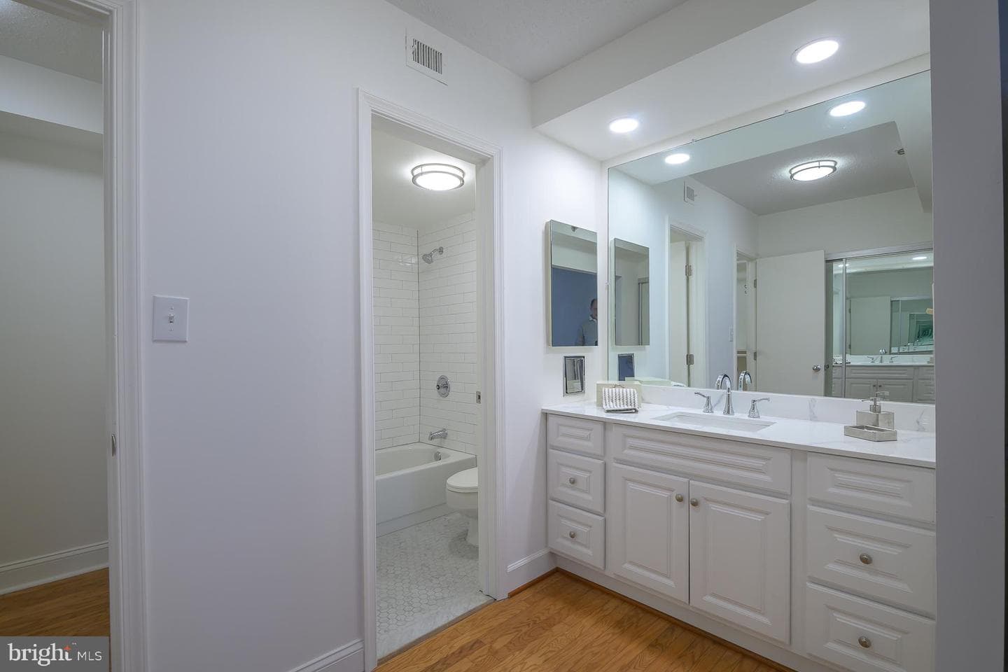 1016 S Wayne Street S #604 photo 35