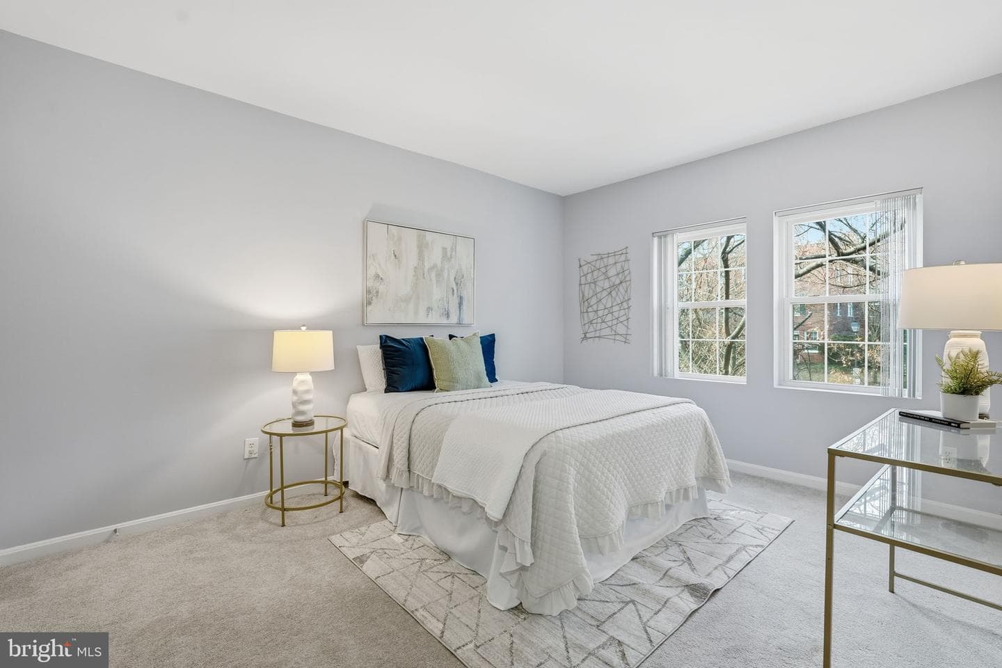 1909 N Rhodes Street #30 photo 10