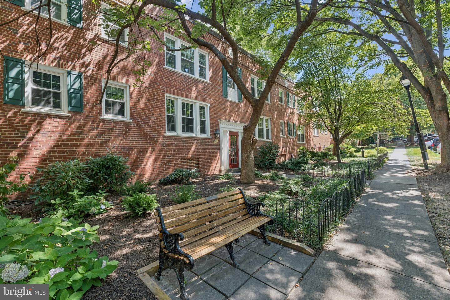 1909 N Rhodes Street #30 photo 13