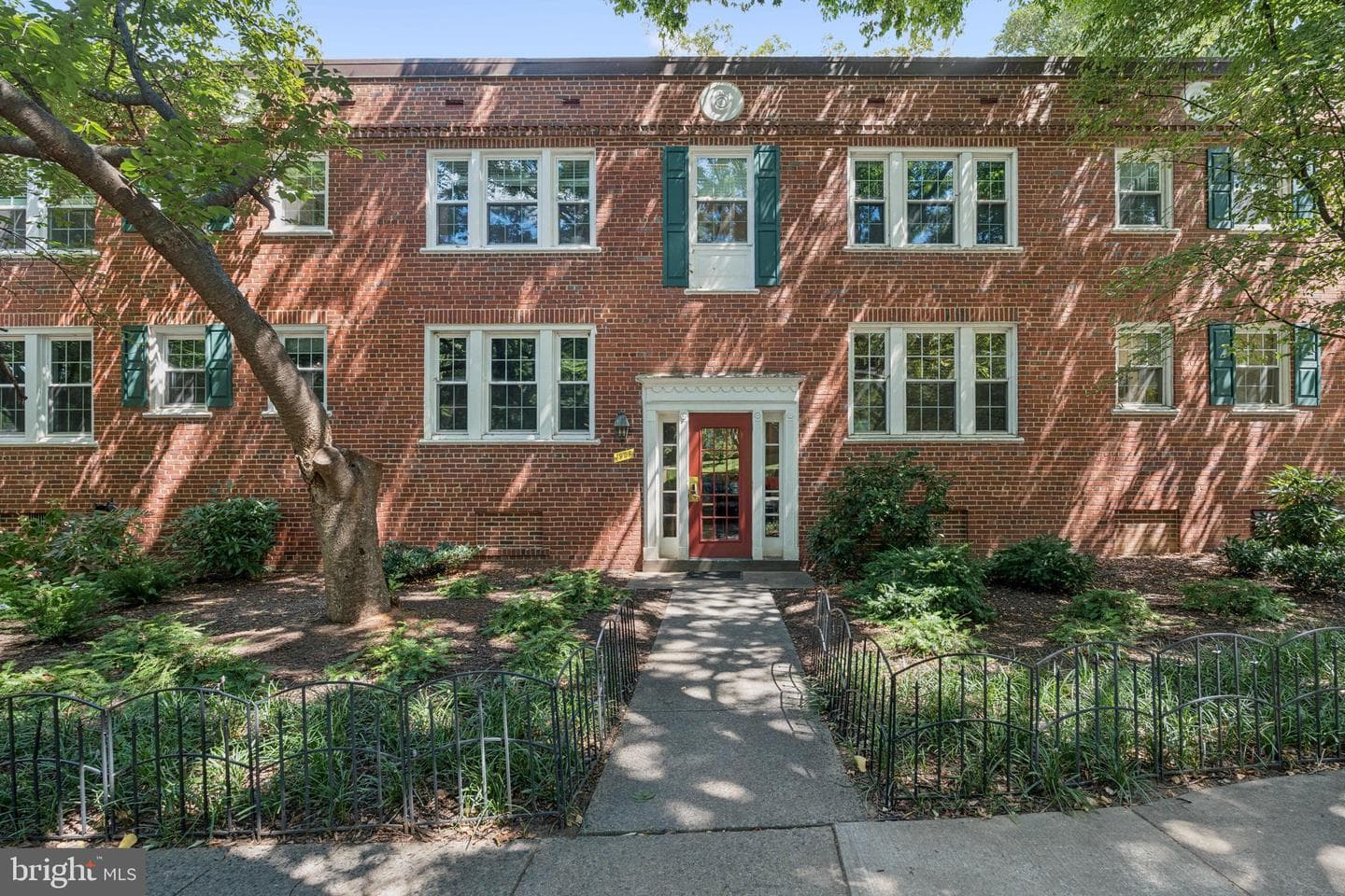 1909 N Rhodes Street #30 photo 14