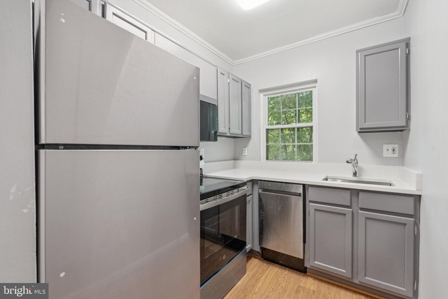 1909 N Rhodes Street #30 photo 5