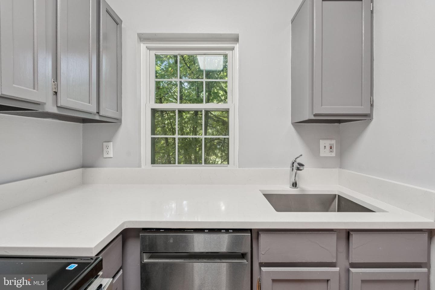 1909 N Rhodes Street #30 photo 6