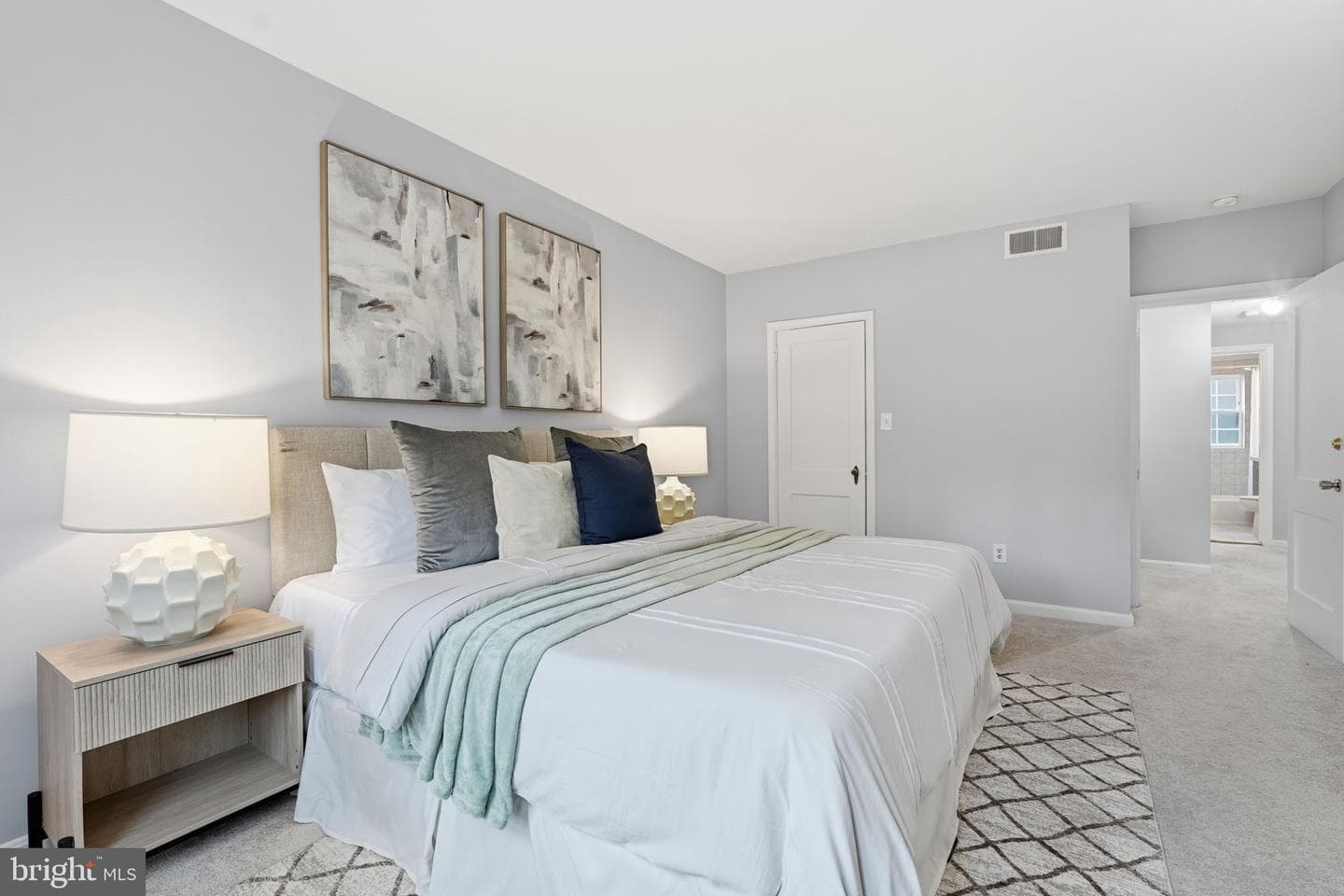 1909 N Rhodes Street #30 photo 8