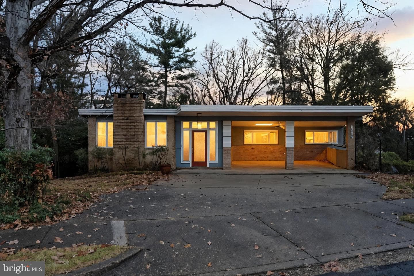 2745 N Radford Street photo 1