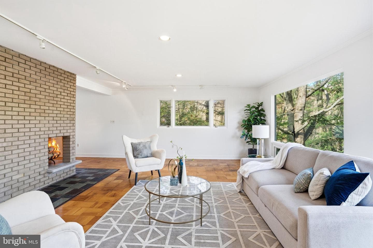 2745 N Radford Street photo 23