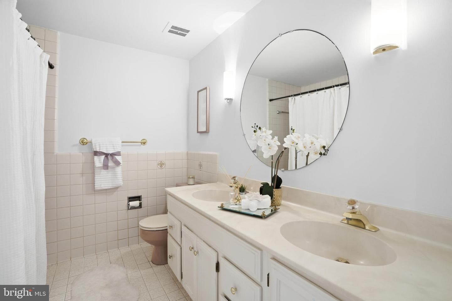 2745 N Radford Street photo 25