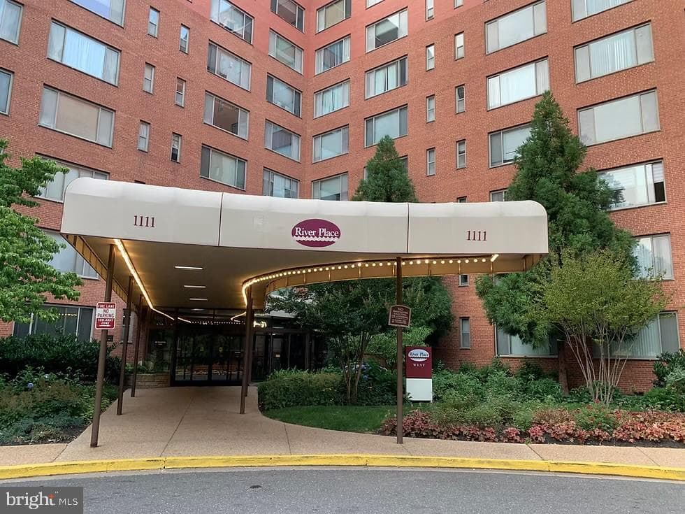 1111 Arlington Boulevard #601